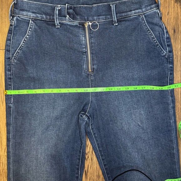 True Religion Fey High Rise Modern Flare Jeans size 33 - Picture 9 of 10